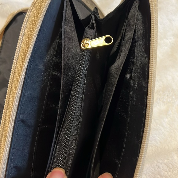 Gold metallic double zipper wallet - Picture 5 of 6